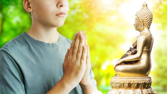 .บทสวดมนต์ตอนเช้า ค่อยๆสะสมบุญ เสริมชีวิตให้มีพลัง.