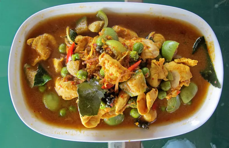 แซบ หวาน กลางทะเลบ้านพลอยเสม็ดน้ำพริกกะปิรสเด็ด แกงเผ็ดไก่ระยอง