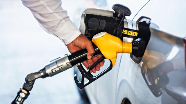 .คนใช้ดีเซลยิ้มเบาๆ ประกาศปรับลด ราคาน้ำมัน กลุ่มดีเซลทุกชนิดลง 2 บาท.