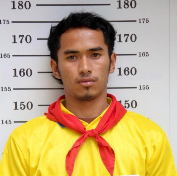 นายรอซาลี หลำโสะ อายุ 29 ปี ผู้ต้องหาที่เสียชีวิต