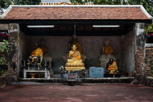องค์หลวงปู่ทวด ประดิษฐาน ณ วัดพะโคะ อ.สทิงพระ จ.สงขลา ซึ่งเป็นบ้านเกิดของท่าน ชาวบ้านนิยมเรียกว่า