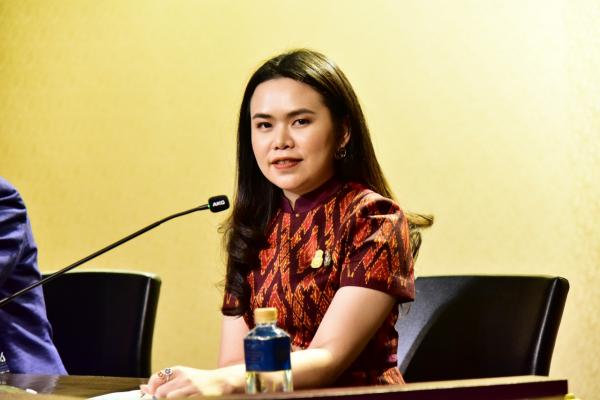 ไตรศุลี ไตรสรณกุล รองโฆษก