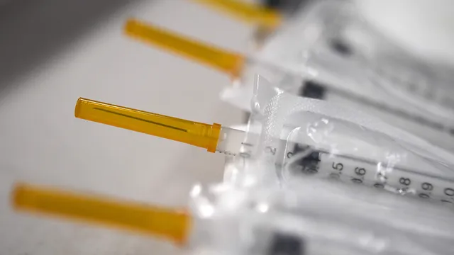 4 วัน ฉีดวัคซีนโควิด-19 แล้ว 13,464 คน มีอาการข้างเคียงเล็กน้อย 119 คน