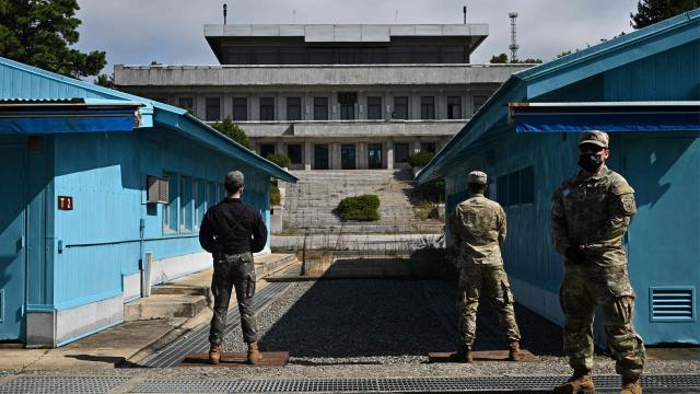 "Joint Security Area" รวมข่าวเกี่ยวกับ "Joint Security Area" เรื่องราว