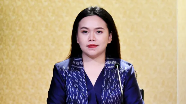 ปัดทะเลาะ "บิ๊กป้อม" "บิ๊กตู่" ยันยังไม่ย้าย หย่าศึก 2 พรรค "อนุทิน" กับ "จุรินทร์"