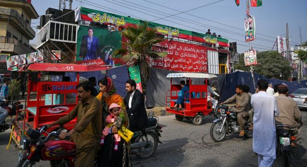 หวั่นอนาคตทางการเมืองปากีสถานรุนแรงซ้ำรอย หลังเกิดเหตุลอบยิง "อิมราน ข่าน"