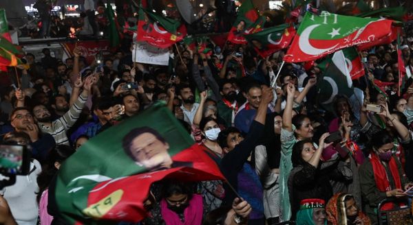 หวั่นอนาคตทางการเมืองปากีสถานรุนแรงซ้ำรอย หลังเกิดเหตุลอบยิง "อิมราน ข่าน"