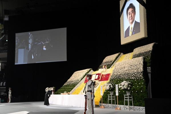 ญี่ปุ่นจัดรัฐพิธีศพ ‘ชินโสะ อาเบะ’ อย่างยิ่งใหญ่ เชิญแขกร่วมงาน 4.3 พันคน