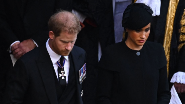 เจ้าชายแฮร์รี่ เมแกน เครียด โดนลดอันดับบนหน้าเว็บสมาชิกราชวงศ์อังกฤษ