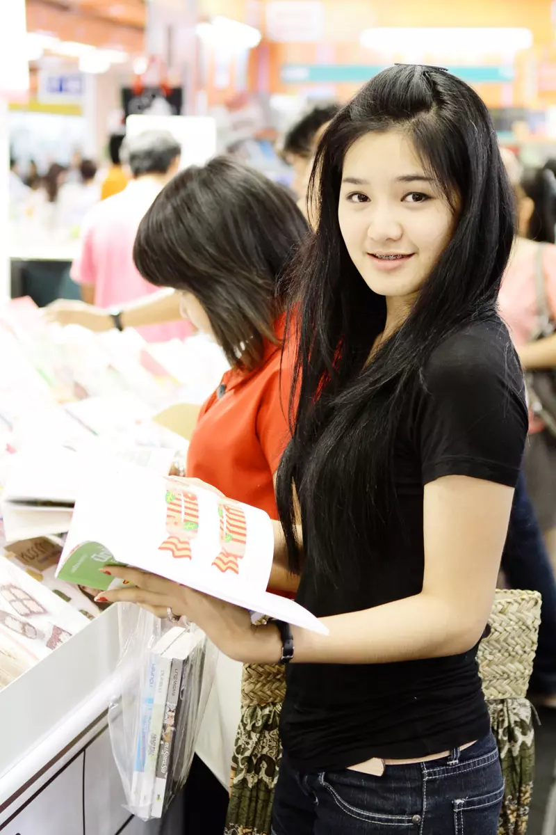  'นิยาย การ์ตูน อาหาร เรื่องสั้น' ขวัญใจสาวนักอ่าน งานสัปดาห์หนังสือฯ
