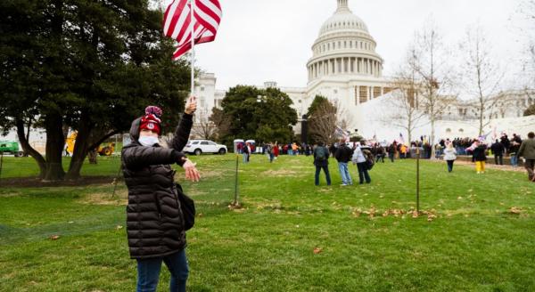 เหตุทำร้ายสามี "แนนซี เพโลซี" สัญญาณเตือนความรุนแรงก่อนเลือกตั้งกลางเทอมสหรัฐฯ