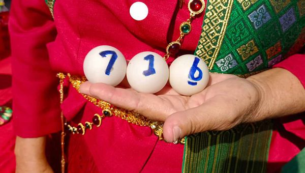 คนดวงดีถูกหวยกว่า 4 แสน แก้บน "ท้าวเวสสุวรรณ" เผยเลขเด็ดมงคลงวดนี้