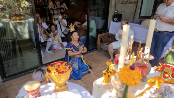 "ลาล่า อาร์สยาม" รำบวงสรวง ถวายองค์ปู่ เปิดรายการสายมู เผย "เลขเด็ด" ในใจ