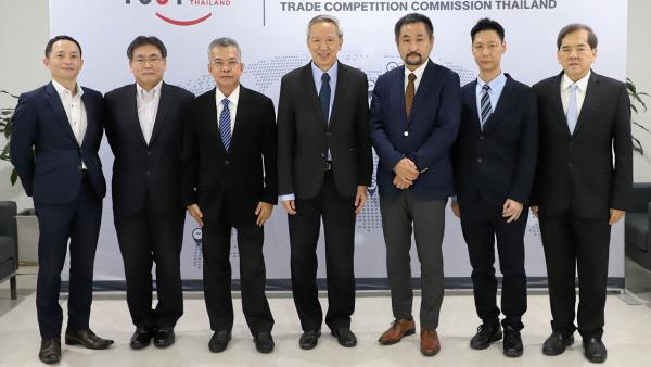 "พรทิพย์ เศรษฐีวรรณ" มอบเงิน 1,000,000 บาท สู้ภัยนํ้าท่วม สภากาชาดไทย