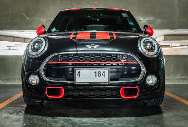 วิธีเลือกทะเบียนรถมงคล 2565-2566 ฤกษ์ดีถูกโฉลกก่อนออกรถคันใหม่