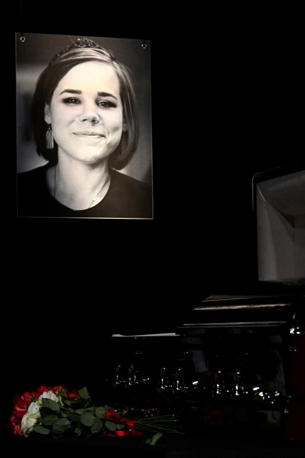 รูปถ่ายของดาเรีย ดูกินา ในพิธีศพของเธอ เมื่อ 23 ส.ค.2565