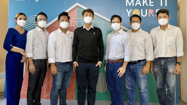 บ้านสวย - สุนทร สถาพร เปิดโครงการ “ดิ อิเธอร์นิตี้ โกร์ฟ สายไหม–พหลฯ” บ้านดีไซน์ใหม่ สุดเอกซ์คลูซีฟ เพียง 92 ยูนิต โดยมี ดร.วรากร ลิขิตอนุภาค, นภัค ผลานุกูลถาวร และ ปัญจพัฒน์ ภัทร์ธนัทพงศ์ มาร่วมงานด้วย ที่ สนง.ขายโครงการดิ อิเธอร์นิตี้ โกร์ฟ วันก่อน.