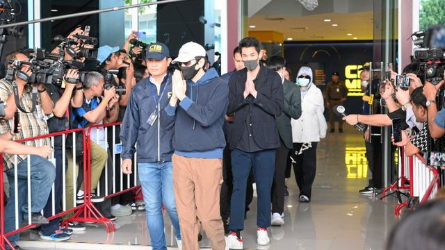 ศาลไม่ให้ประกันตัว 17 บอส ดิไอคอนกรุ๊ป ส่งนอนคุกทั้งหมด