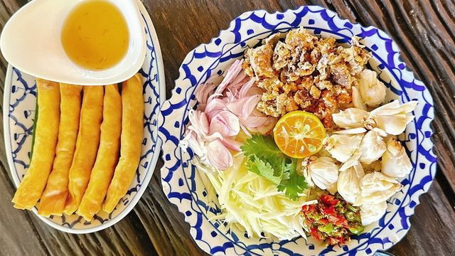 น้ำยาปู ปอเปี๊ยะปู สดอร่อยที่สุด ทีเด็ด "น้ำยาปูครูนพ" อ.ท่าใหม่ จันทบุรี