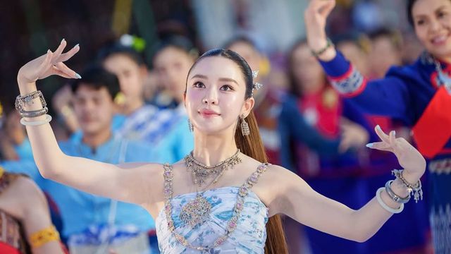 โซจึ้ง "มายด์ ณภศศิ" รำถวายพญานาค สงกรานต์ เปิดโหมดหวานชม "สวยคร้าบ"