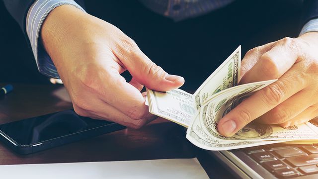 โชคหล่นทับ ดูดวงรายสัปดาห์ 1-7 ธ.ค. 68 วันเกิดไหน ดวงรวยสุด การเงินพุ่ง