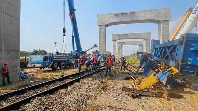พลิกปูม เครนถล่ม โศกนาฏกรรมใต้ราง
