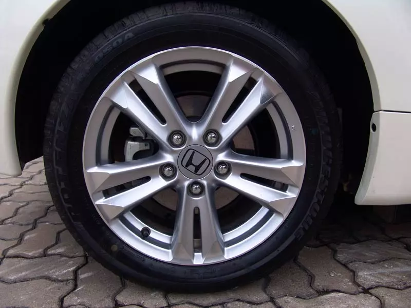 HONDA CRZ SPORT HYBRID หล่อเล็กสองอารมณ์ (ตอนที่1)