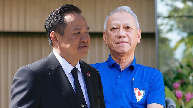 ไฟพลังงานร้อนจี้ อนุทิน ต้อน พิพัฒน์ เข้ามุมอับ : ปล่อย “ไอ้โม่ง” ปล้นซํ้า เสี่ยง นํ้ามันหยดเดียว