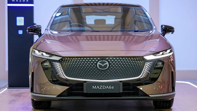 มาสด้ากระหึ่ม