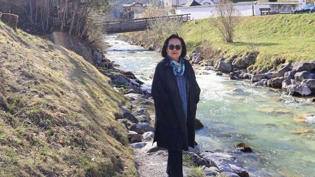 "แม่หมอ"