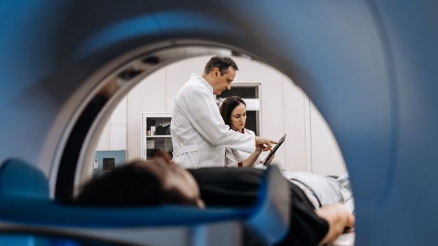 การรักษาด้วยเวชศาสตร์นิวเคลียร์ มีเครื่องมืออะไรบ้าง ทำงานอย่างไร