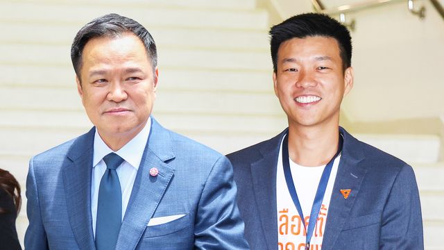 ลาก “อนุทิน” พ่วง “ลูกเทพ” ขึ้นเขียง “ไม่ไว้วางใจ” : ลอยคอนํ้าท่วมเมือง ปะทะศึกนํ้าลายเดือด