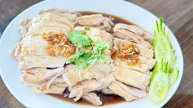 "มัส มัน ไก่ มาก” ไก่นึ่ง นุ่มละมุน ตับสวรรค์ ทีเด็ดแรร์ไอเท็มราดซีฟู้ด แซ่บสะท้านทรวง