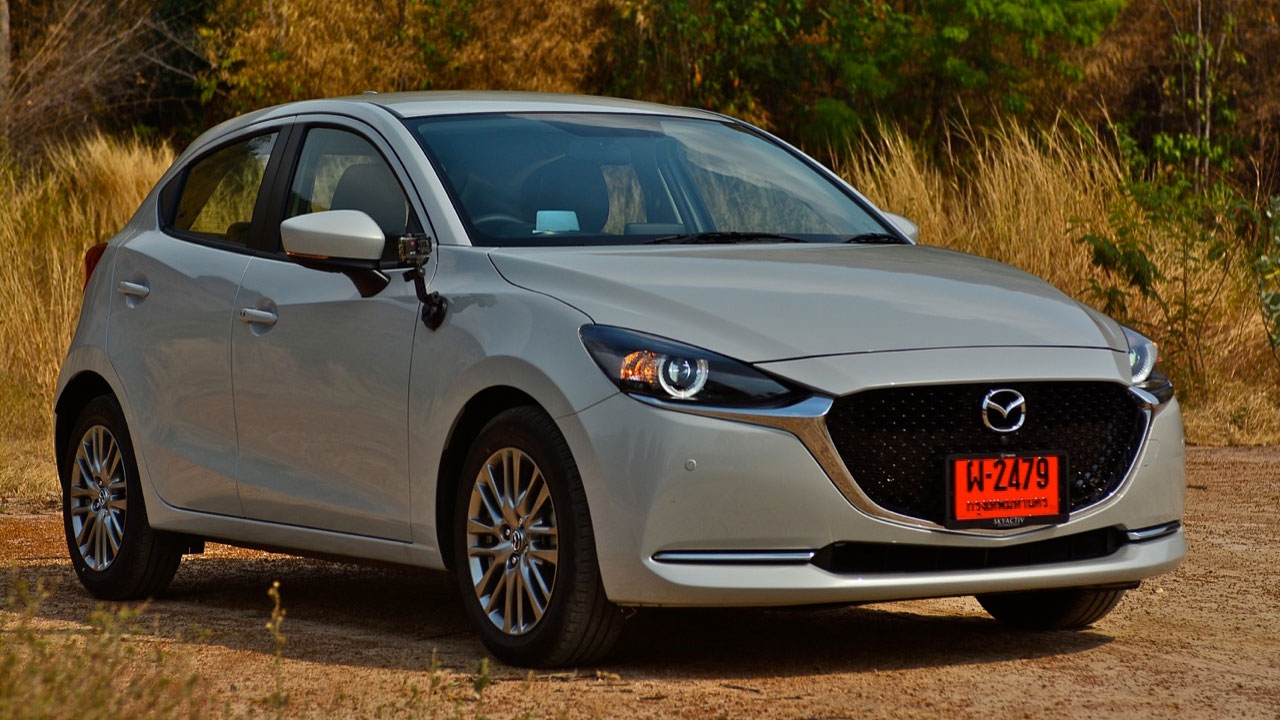 ถึงจะหล่นแต่ยังขายดี! MAZDA 2 ครองแชมป์ตลาดเก๋งเล็ก 2 ปีติด