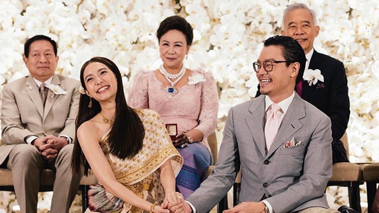 บรรยากาศพิธีหมั้น มิว นิษฐา-ไฮโซเซนต์ เต็มไปด้วยความสุขอบอุ่นทั้งงาน