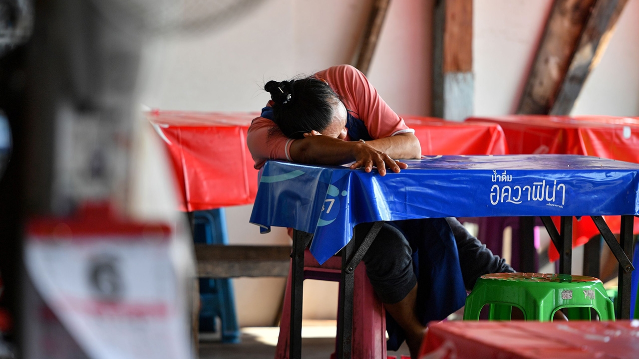 วิเคราะห์เป็นฉากๆ ชะตากรรมคนไทย หนักสุดใน 20 ปี รากเลือด โควิด-19 ระยะ 3 มาแน่