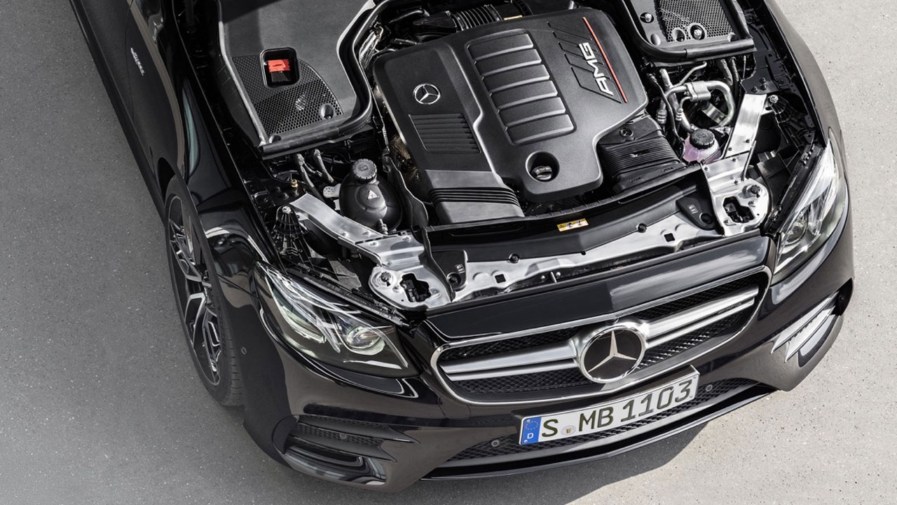 ประหยัด แรง แซงทีเดียวขาด! ส่องเทคโนโลยีใหม่ใน MERCEDES-BENZ
