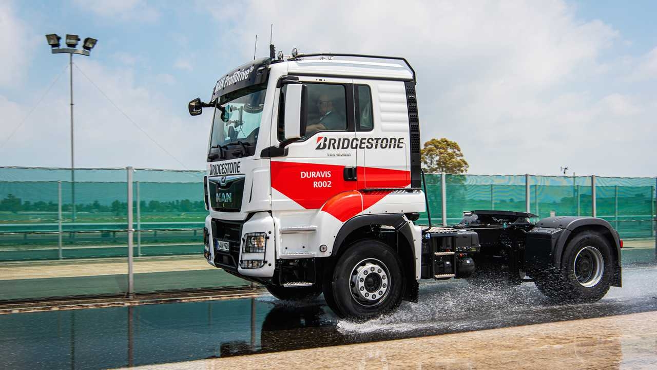 ยางคือชีวิต BRIDGESTONE เปิดตัวยางรถบรรทุก ECOPIA R156