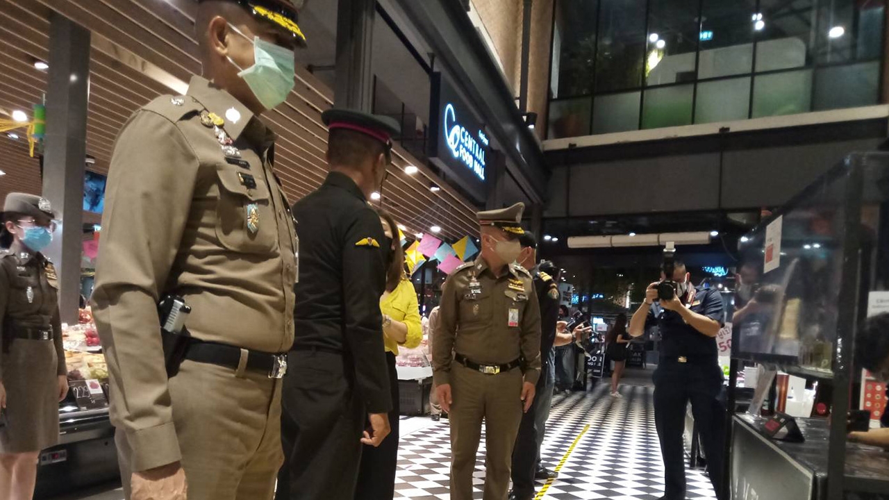 จนท.ตรวจตลาดนัดหัวมุม-เซ็นทรัลฯ อีสต์วิลล์ พบมีการปฏิบัติเว้นระยะห่าง 70%