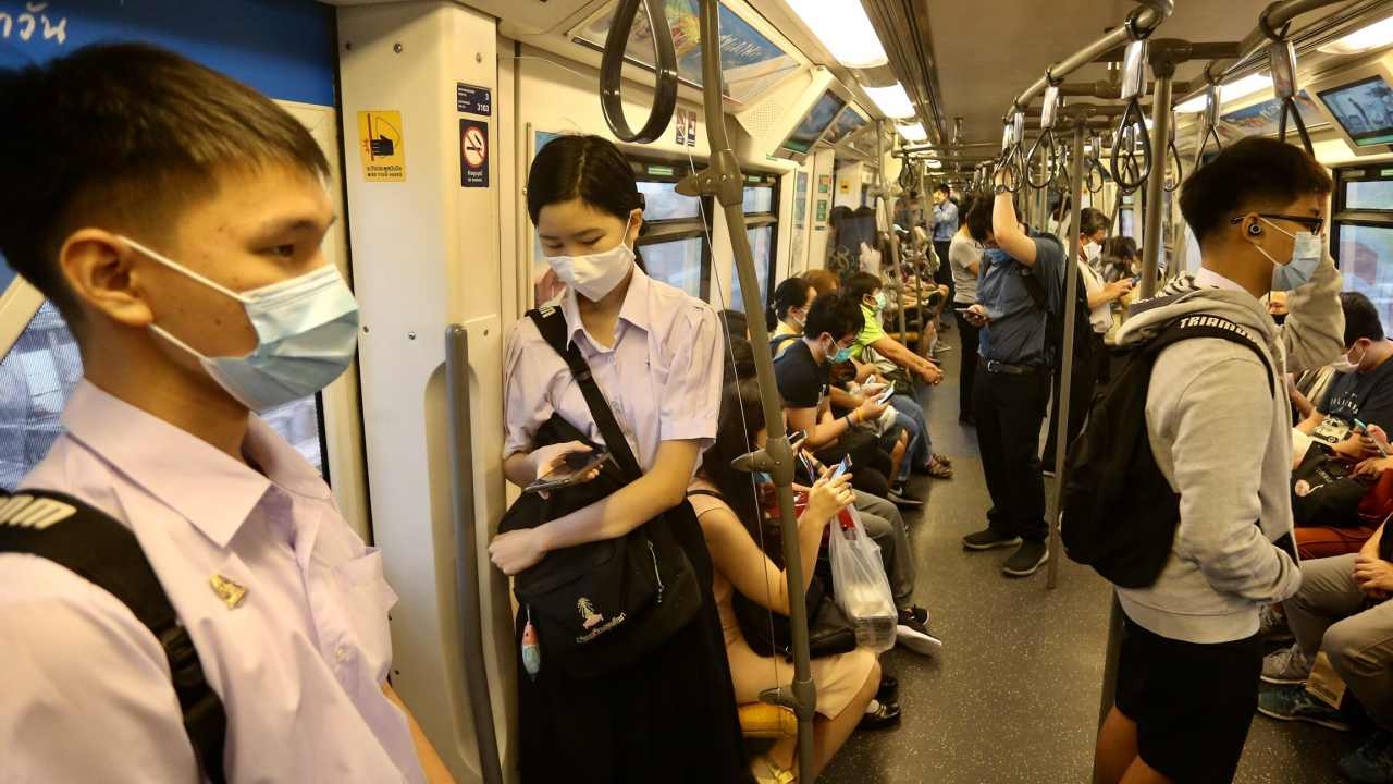 ปลดล็อก เฟส 5-เปิดเทอม รถไฟฟ้ายกเลิกเว้นที่นั่ง ผับบาร์พร้อมเปิดคืนนี้