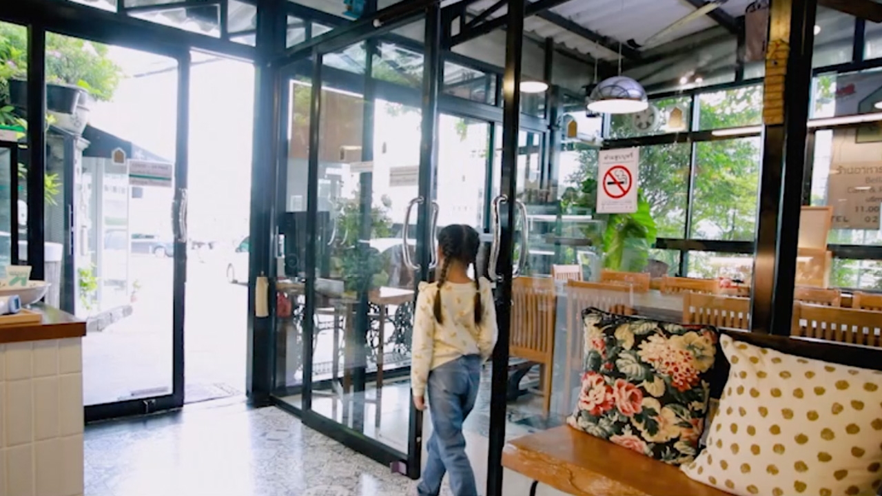 ร้านอาหารต้องมี! ประตูกันโควิด ภูมิปัญญาง่ายๆ งบไม่ถึง 200 (คลิป)