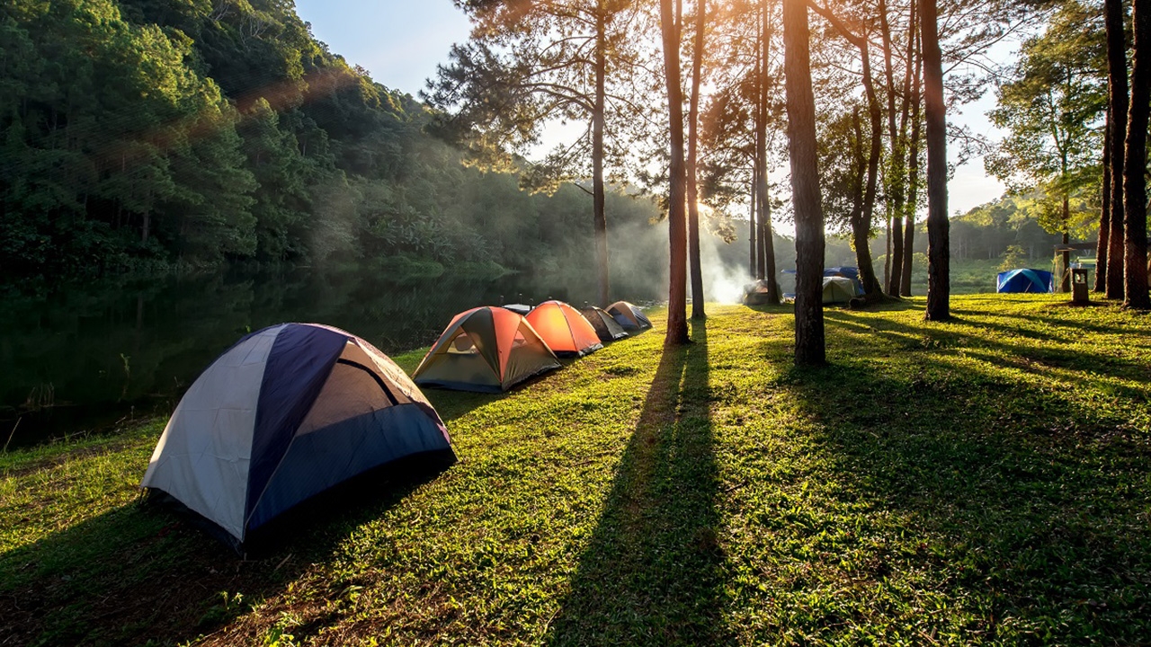 เช็กลิสต์ 20 อุปกรณ์กางเต็นท์ ตั้งแคมป์ และเดินป่า มีอะไรบ้าง