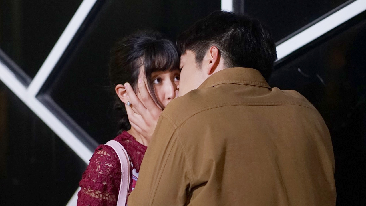 “มิ้นต์” ใจสั่น โดน “อาเล็ก” จู่โจมจูบ ใน “ดวงแบบนี้ไม่มีจู๋ EP.9”