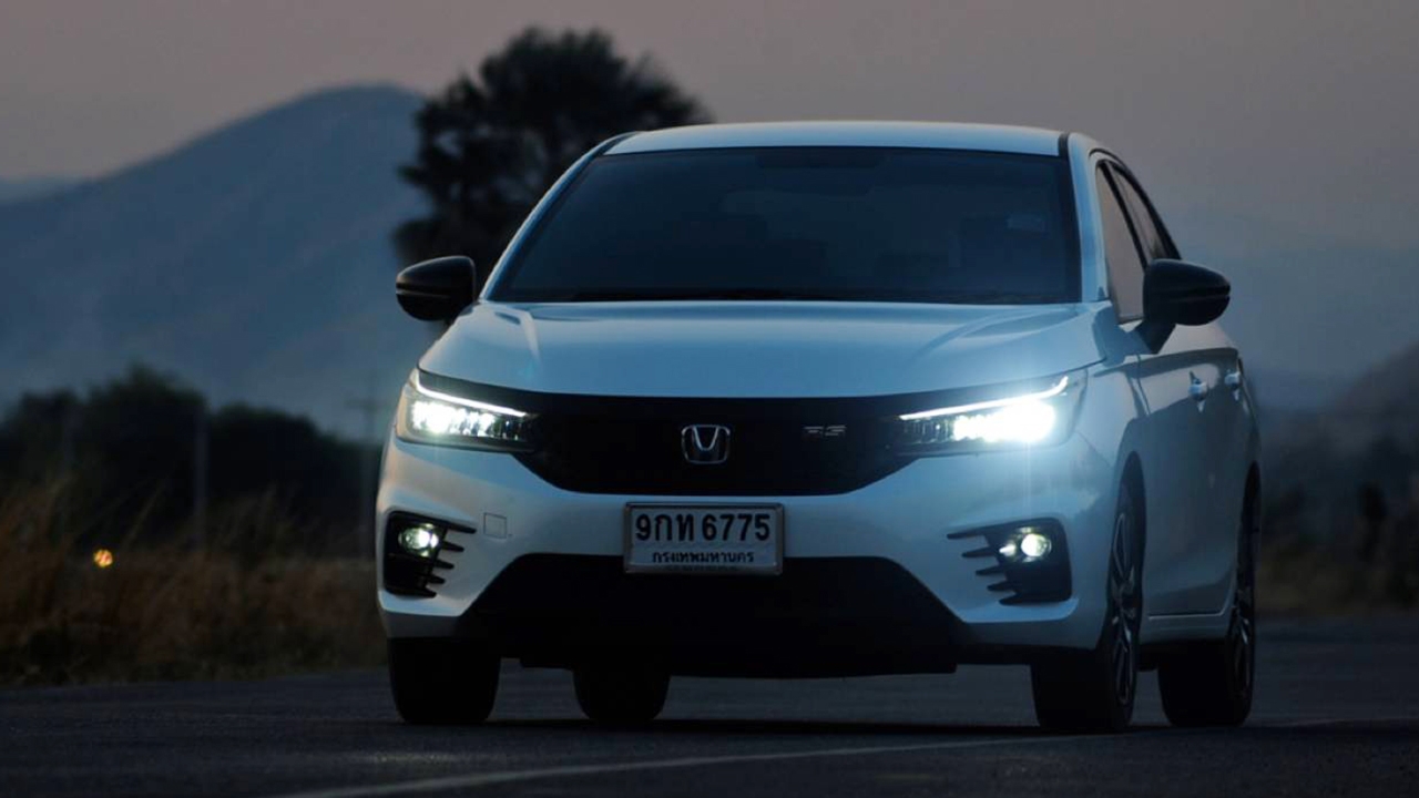 ขับรถทางไกลตอนกลางคืน ทำอย่างไรให้ปลอดภัย