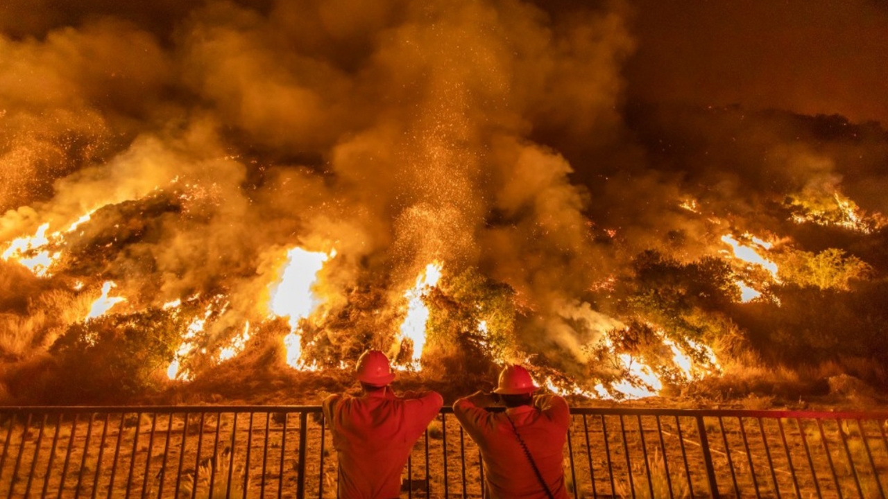 สหรัฐอเมริกาลุกเป็นไฟ ทั้งไฟป่า-คลื่นความร้อน ซ้ำเติมสถานการณ์โควิด
