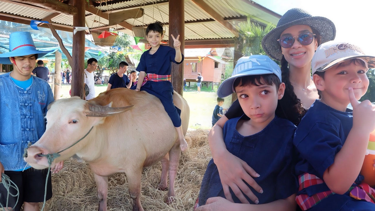 ฮาน่า พาลูกชาย ฮาร์เปอร์-ฮันเตอร์ เรียนรู้วิถีชีวิตคนไทยสมัยก่อน