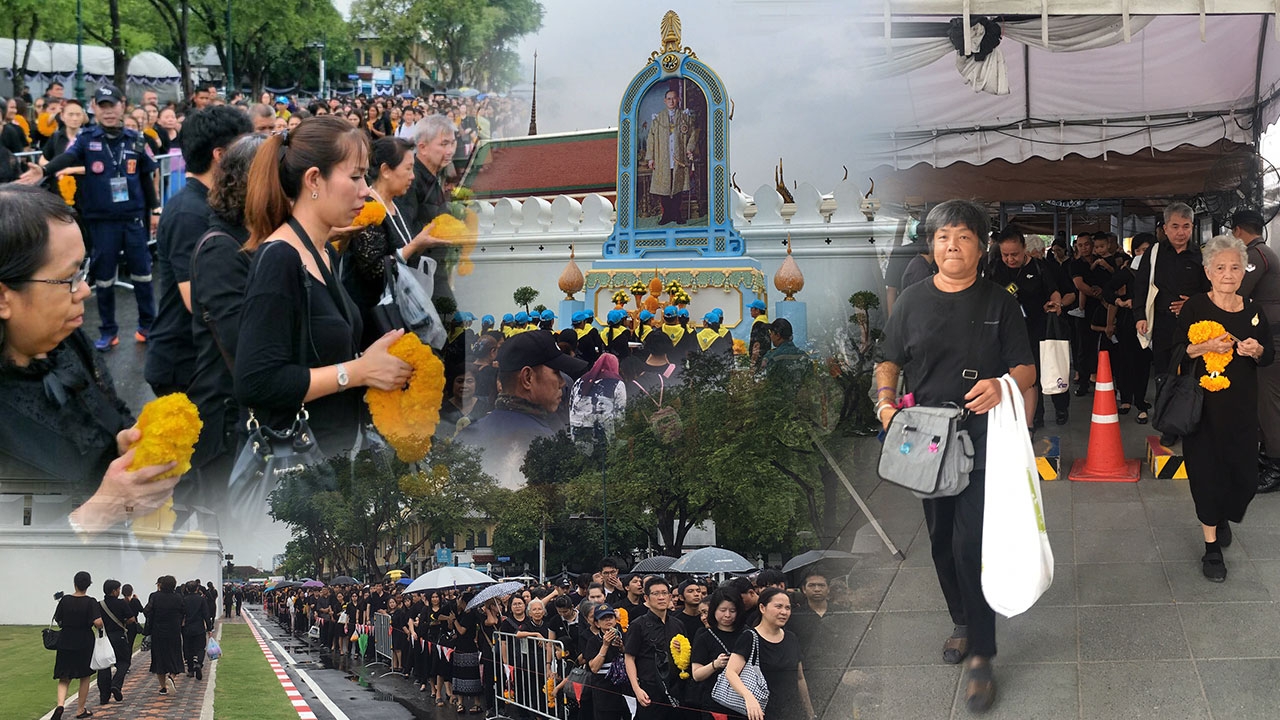 แถวยาวมาก! ประมวลภาพคนไทยต่อคิวเข้าถวาย ‘พวงมาลัยดอกไม้สด’ เนืองแน่น