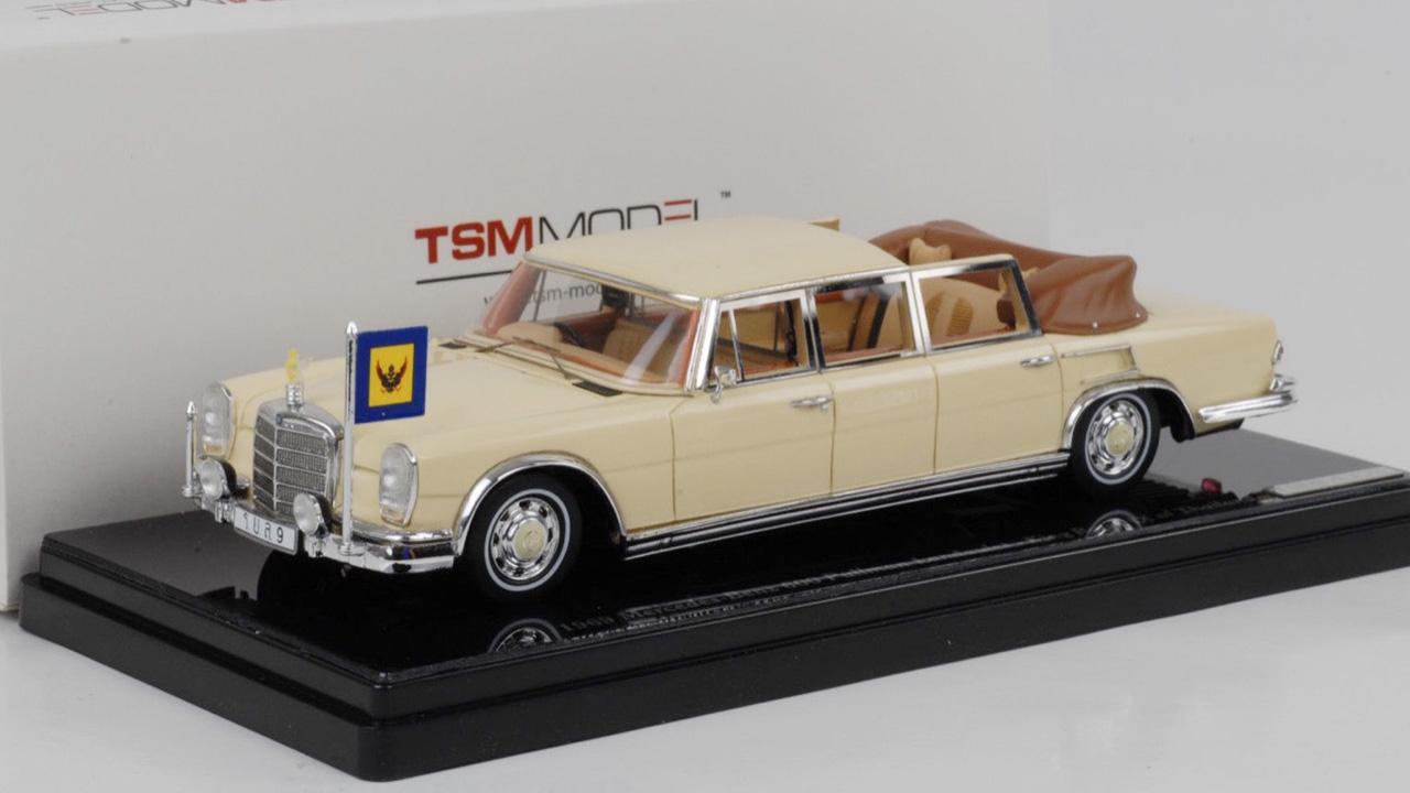 รถพระที่นั่งจำลอง Mercedes-Benz 1969 600 Pullman Landaulet 
