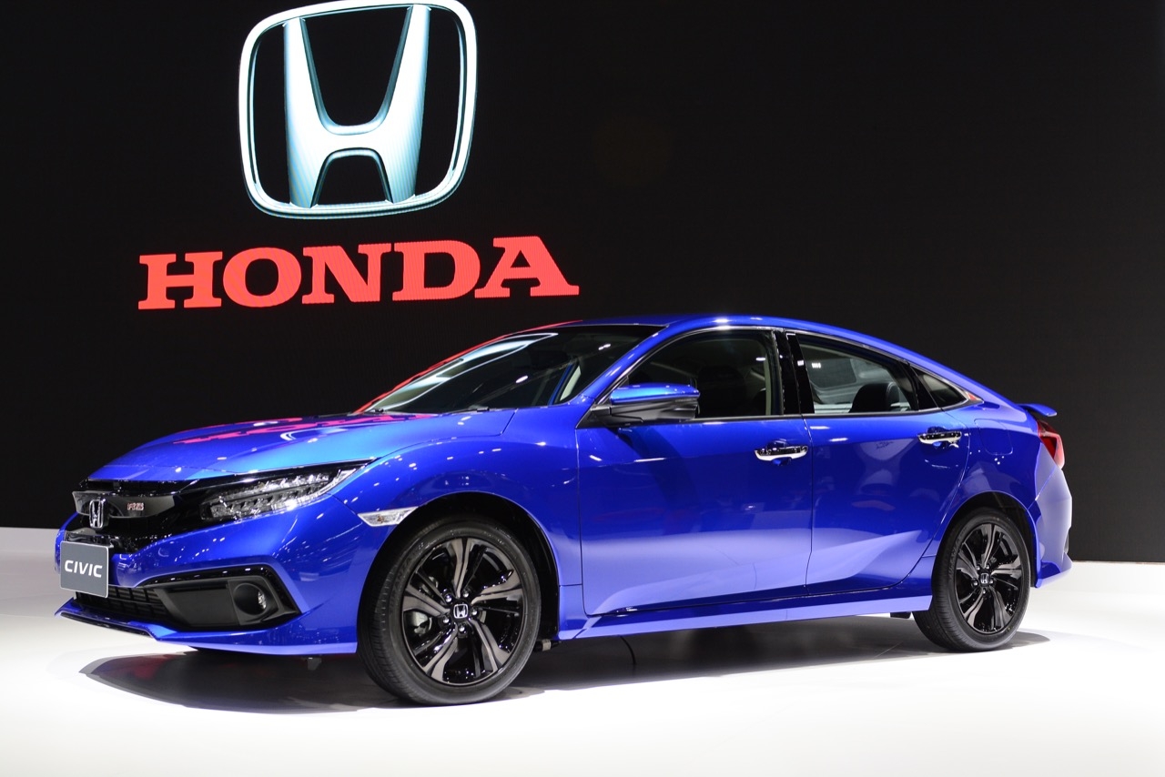 จบครึ่งทางมอเตอร์เอ็กซ์โป HONDA นำโด่งยอดจอง MAZDA จี้ท้ายติดหนึบ!