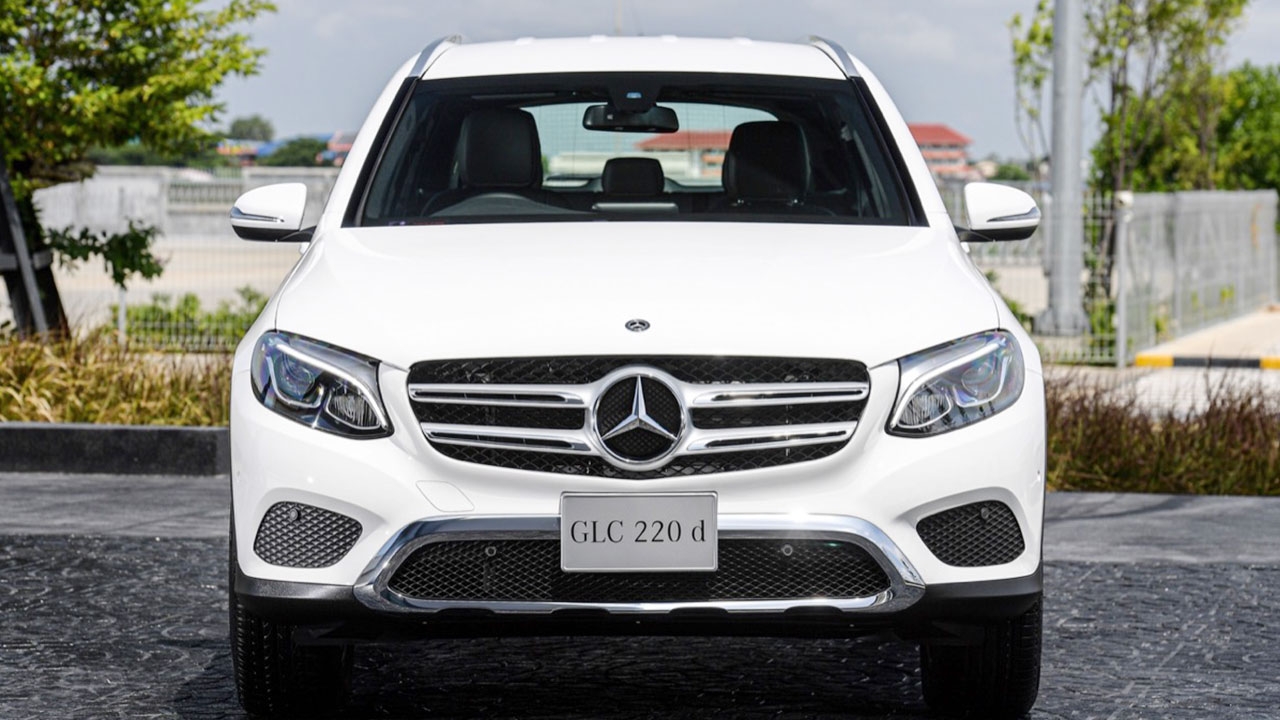 ดันก่อนปรับโฉม! ราคาน่าสอย MERCEDES-BENZ GLC220d 4MATIC รุ่นประกอบในประเทศ